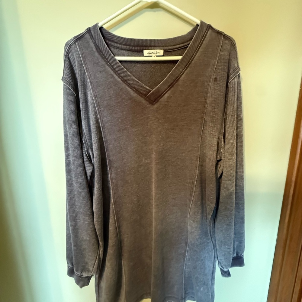 Gray V-Neck Long Sleeve Top